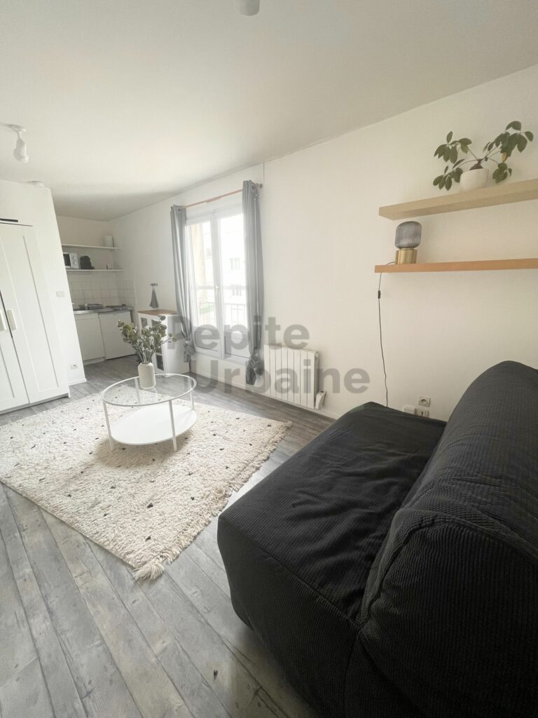 Studio – 2ème étage – Idéalement placé – Accès immédiat centre-ville et facultés – À quelques pas des bords de l’Erdre