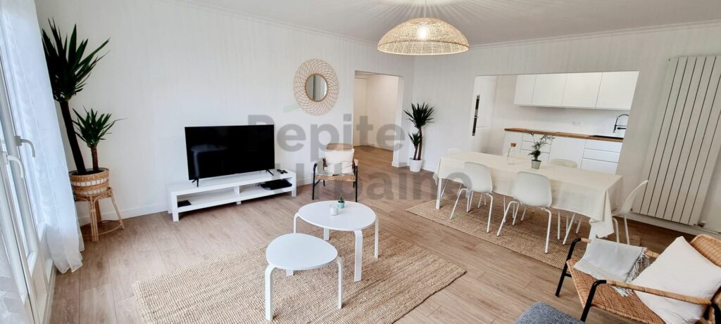 Très bel appartement de 4 chambres, proche du pont de la Tortière et des bords de l’Erdre avec Balcon