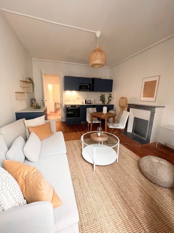 Superbe appartement meublé et décoré avec goût, une chambre séparé, entre Place Talensac et place Viarme