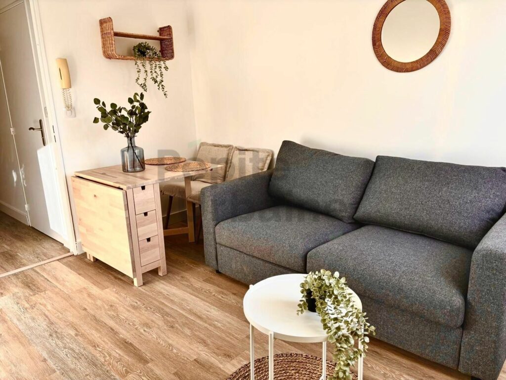 Charmant studio entièrement refait et meublé à neuf idéalement situé en plein cœur d’Angers,