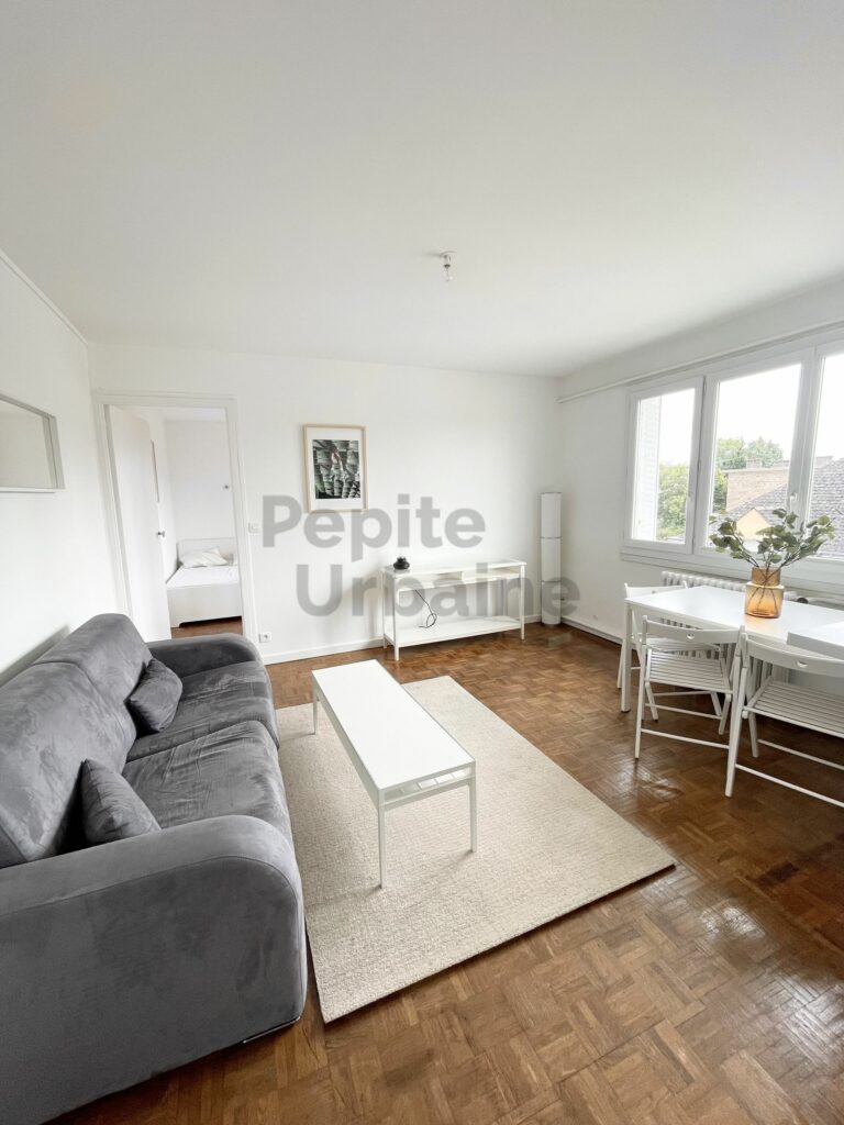 Très bel appartement 2 chambres meublé et rénové – 4ème et dernier étage – Proche Viarme