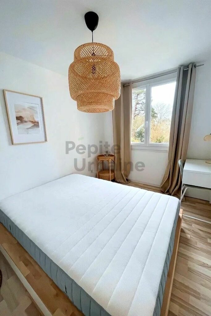 Très bel appartement entièrement meublé et équipé avec balcon