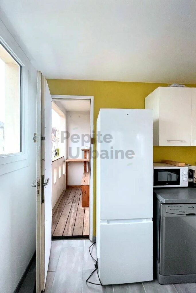 Très bel appartement entièrement meublé et équipé avec balcon