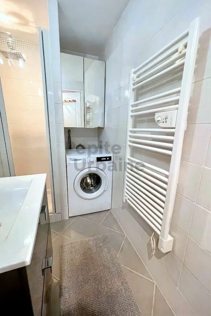 Très bel appartement entièrement meublé et équipé avec balcon