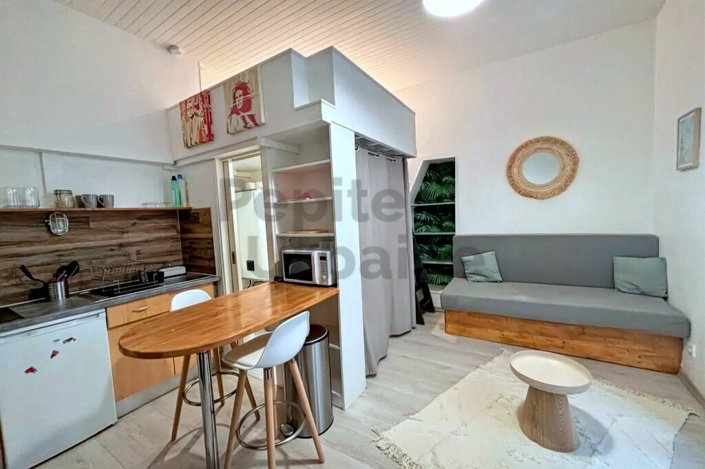 A LOUER agréable studio meublé Quartier Guist&rsquo;hau