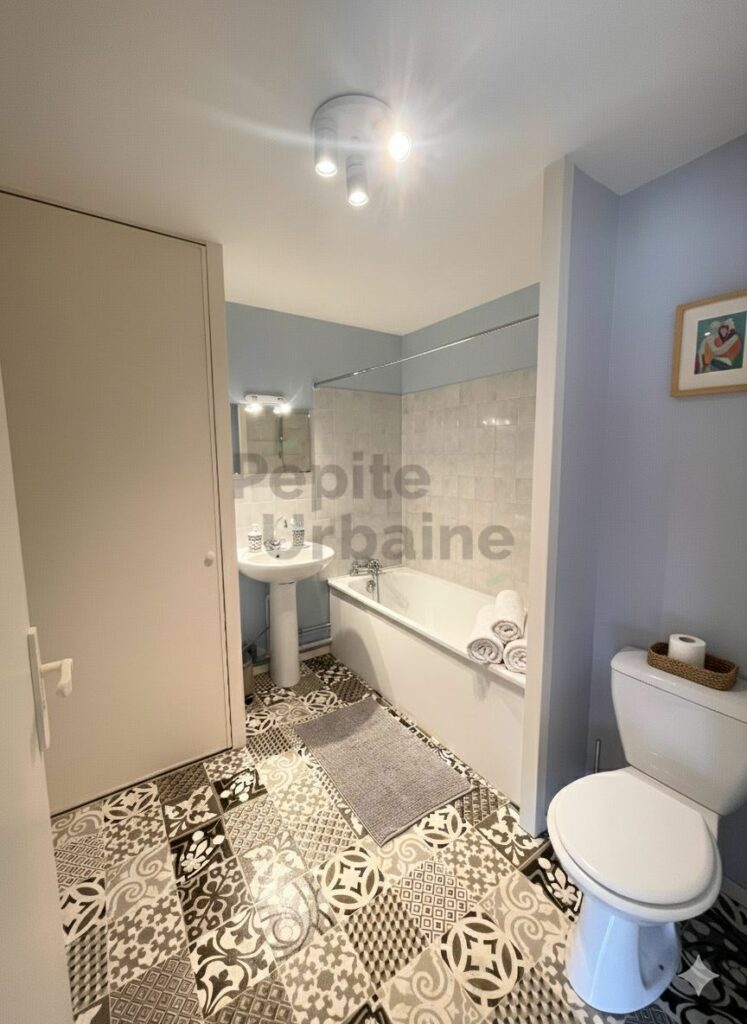 ✨Pépite À louer – T2 meublé entièrement rénové dans résidence sécurisée avec parking