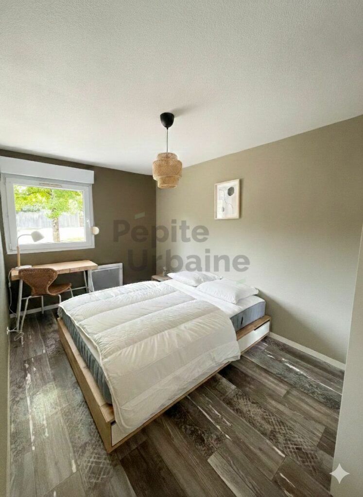 ✨Pépite À louer – T2 meublé entièrement rénové dans résidence sécurisée avec parking