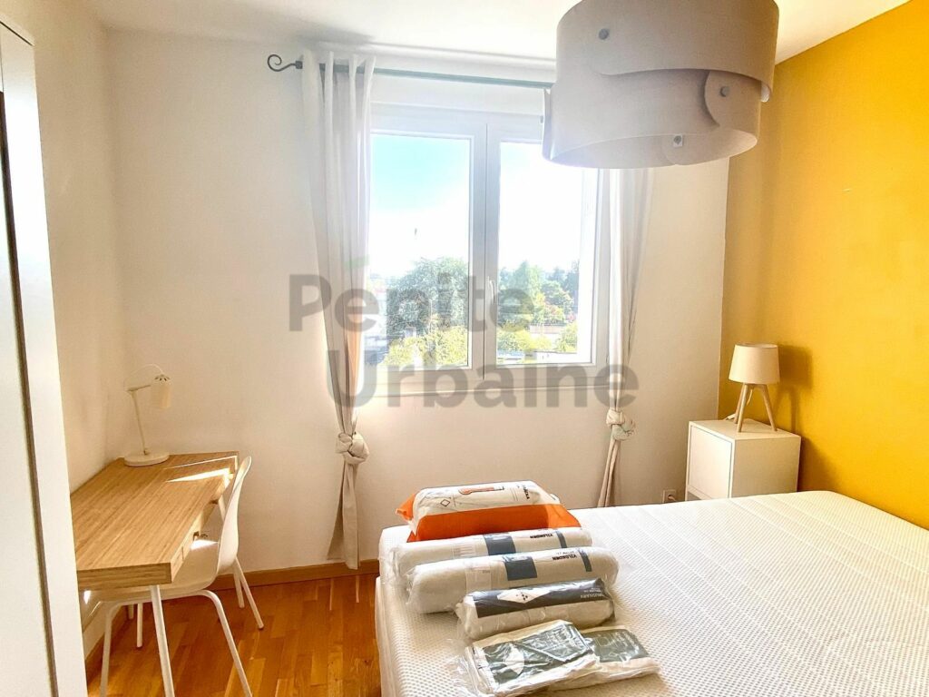 Très bel appartement avec vue dégagée, 3 chambres, entièrement meublé et équipé à neuf, stationnement compris !