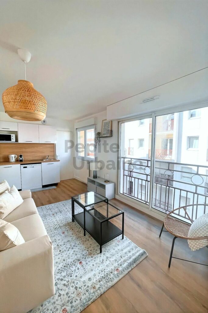 A LOUER quartier St Mihel agréable T2 entièrement refait et meublé à neuf, proche de l’Erdre et du tram