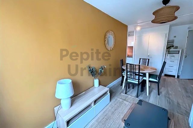 A LOUER quartier St Mihel agréable T2 entièrement refait et meublé à neuf, proche de l&rsquo;Erdre et du tram