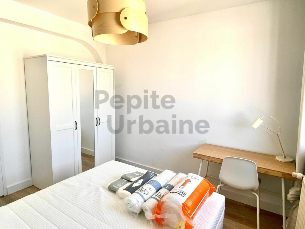 Très bel appartement avec vue dégagée, 3 chambres, entièrement meublé et équipé à neuf, stationnement compris !