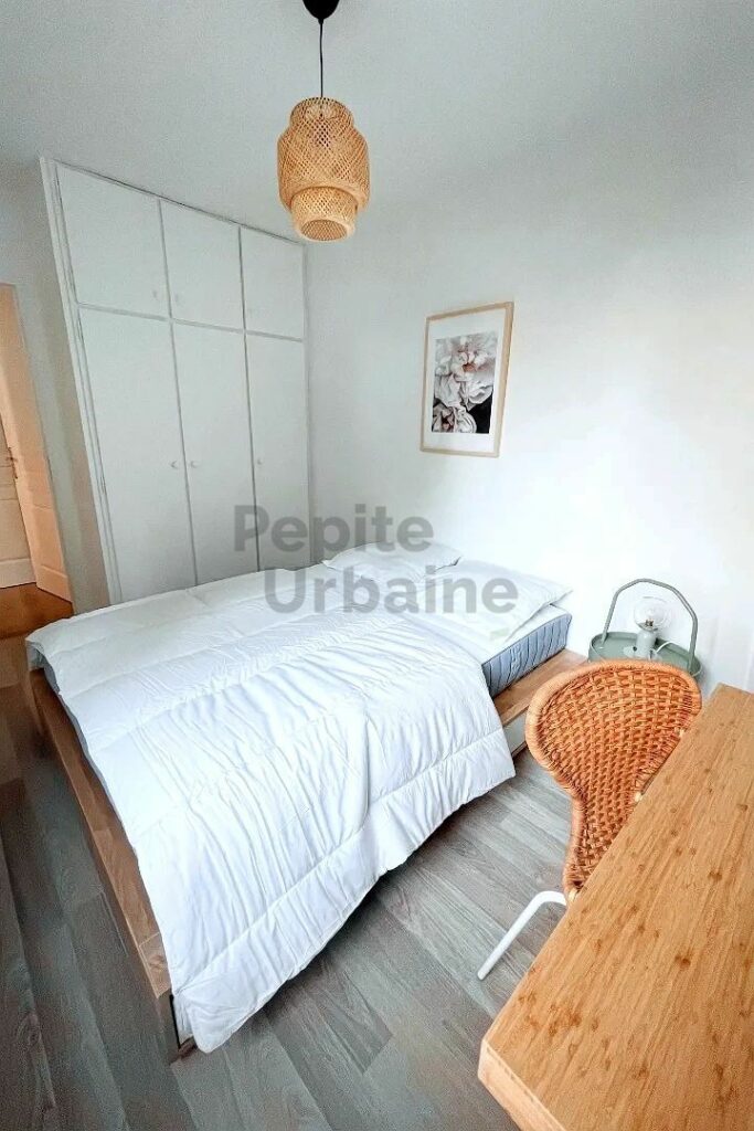 Très bel appartement T2 meublé de 34m2, avec place de parking.