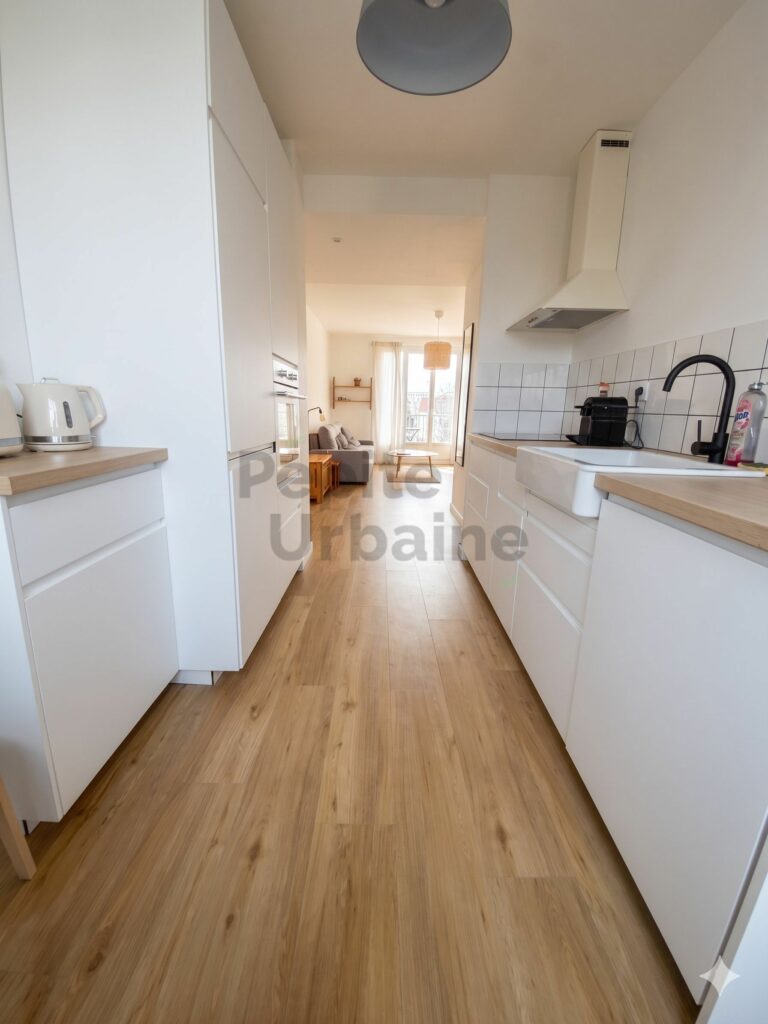 ✨ Appartement lumineux avec balcon – Cadre calme proche Erdre – Stationnement inclus