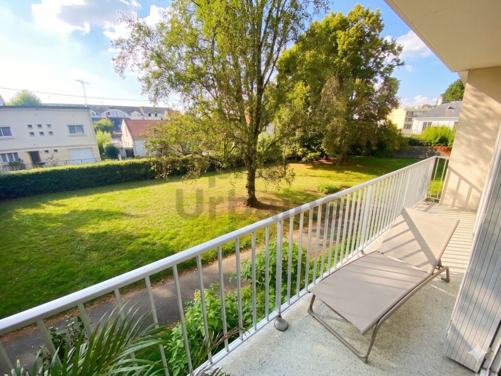 🌟 Coup de cœur à Longchamp / Sainte-Thérèse – Appartement meublé avec balcon & parking