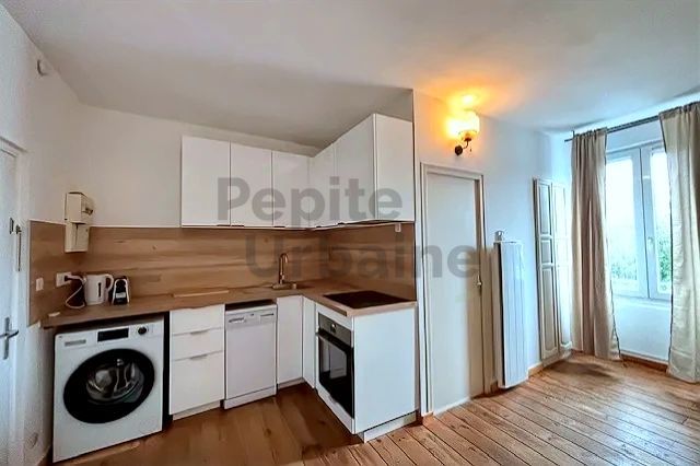 Agréable studio refait et meublé à neuf Quartier Saint Donatien