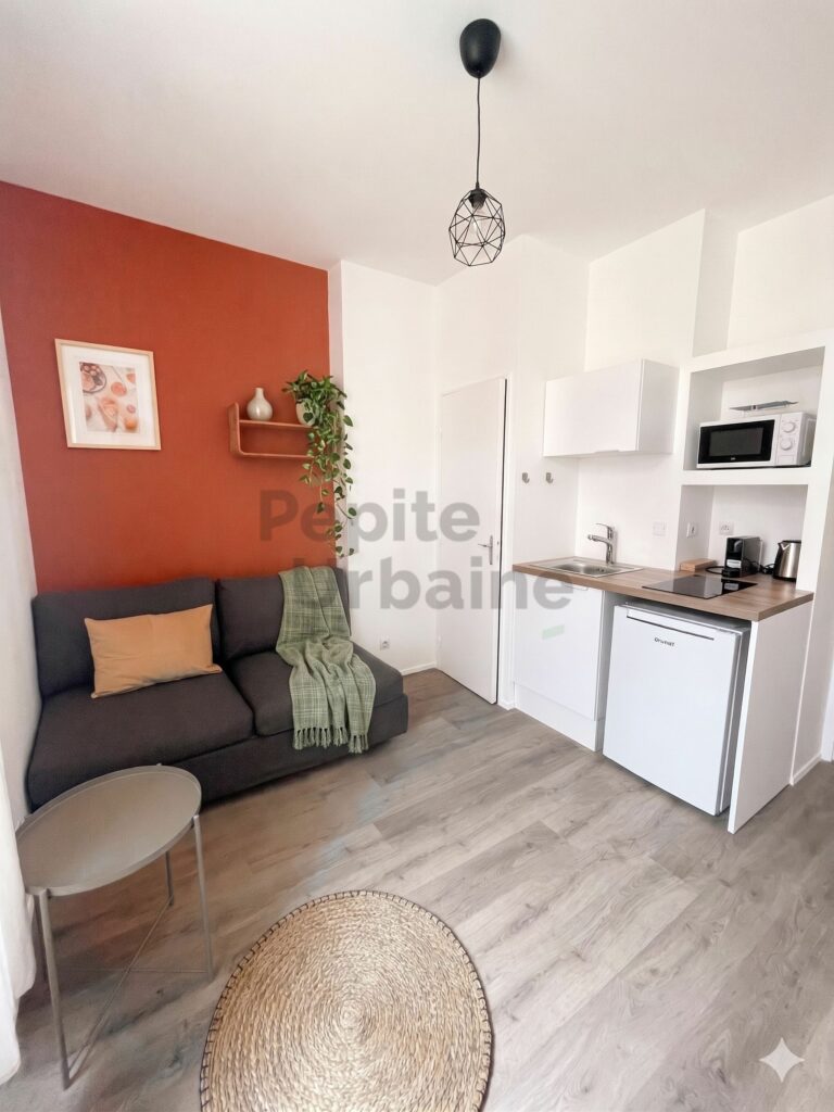 🎯 Studio meublé à neuf entre Talensac et Viarme !