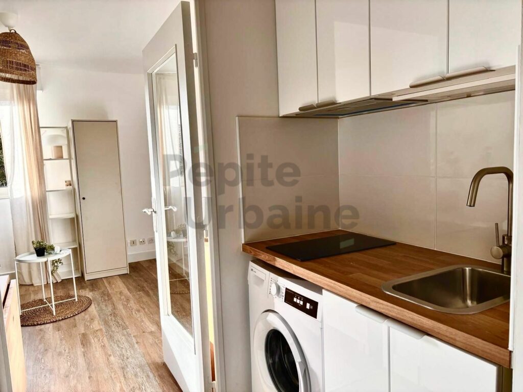 Studio refait et meublé à neuf