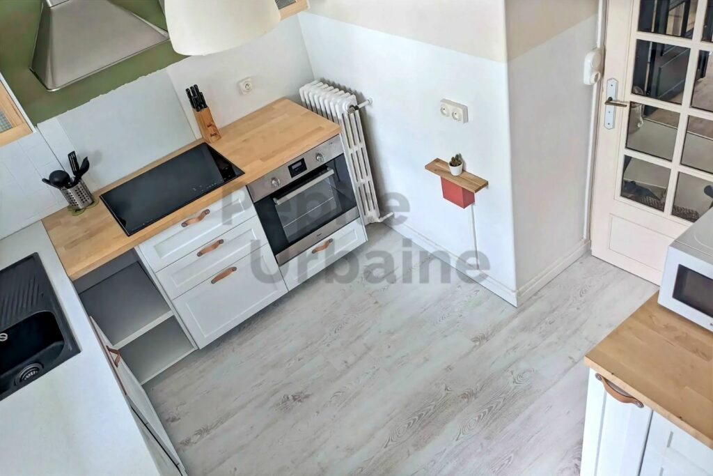 Quartier Zola T3 meublé en résidence sécurisée avec gardien avec parking fermé et ascenseur