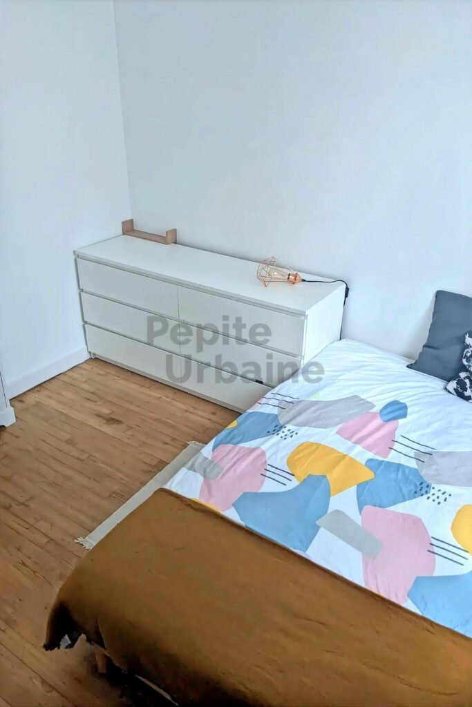 Quartier Zola T3 meublé en résidence sécurisée avec gardien avec parking fermé et ascenseur