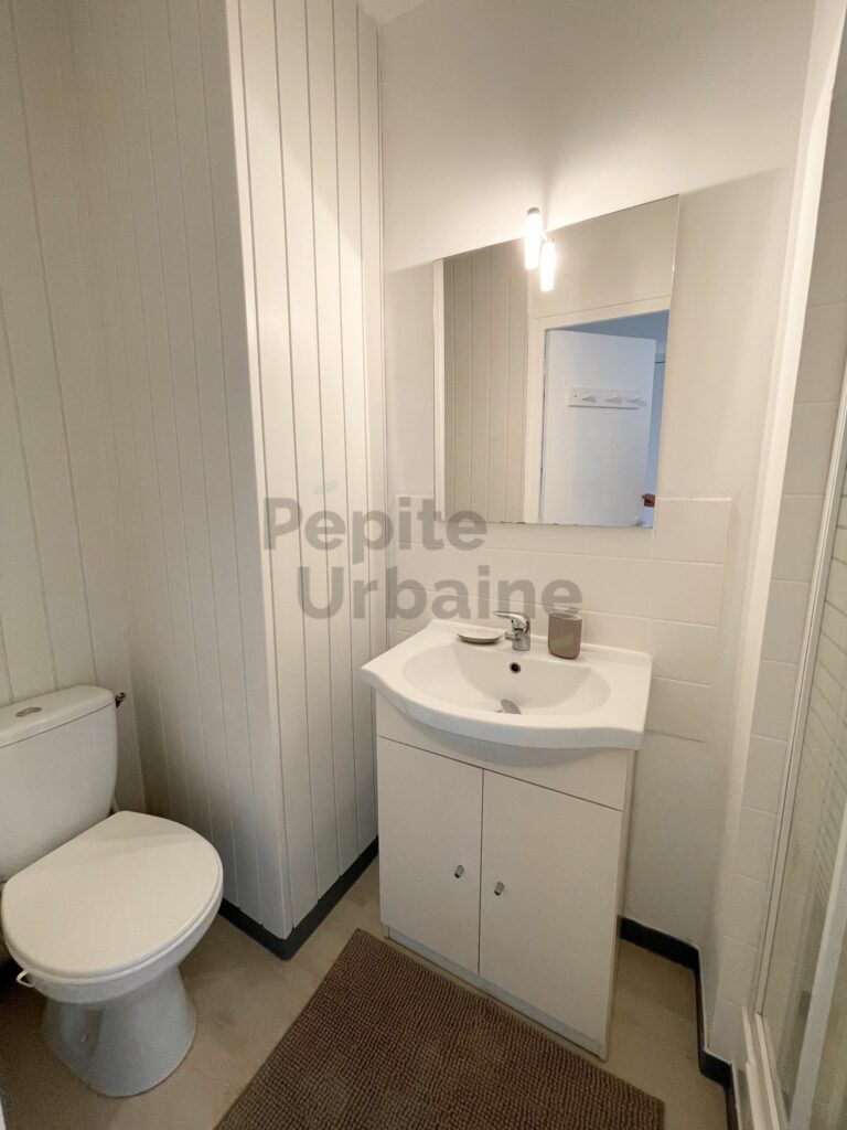 Studio entièrement meublé à neuf