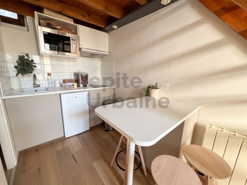 A LOUER maisonette T2 dans un agréable environnement à deux pas des commerces et de la place Canclaux.