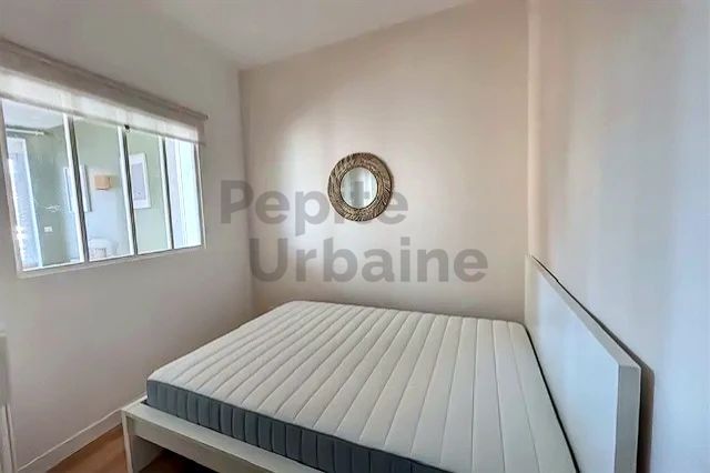 A LOUER T2 meublé refait à neuf par un architecte idéalement situé