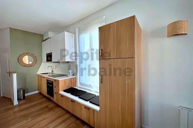 A LOUER T2 meublé refait à neuf par un architecte idéalement situé